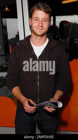 Benjamin McKenzie bei der Eröffnung des Stücks Bengal Tiger im Zoo von Bagdad. Kirk Douglas Theatre, Culver City, Kalifornien. 5/17/09. Stockfoto