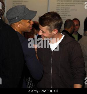 Benjamin McKenzie bei der Eröffnung des Stücks Bengal Tiger im Zoo von Bagdad. Kirk Douglas Theatre, Culver City, Kalifornien. 5/17/09. Stockfoto