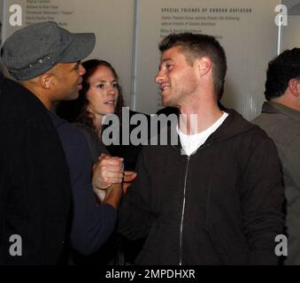 Benjamin McKenzie bei der Eröffnung des Stücks Bengal Tiger im Zoo von Bagdad. Kirk Douglas Theatre, Culver City, Kalifornien. 5/17/09. Stockfoto