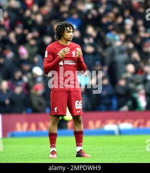 Trent Alexander-Arnold von Liverpool während des Spiels der Emirates FA Cup 4. Runde zwischen Brighton & Hove Albion und Liverpool im American Express Community Stadium, Brighton, Großbritannien - 29. Januar 2023. Foto: Simon Dack/Teleobjektiv. Nur redaktionelle Verwendung. Kein Merchandising. Für Fußballbilder gelten Einschränkungen für FA und Premier League. Keine Nutzung von Internet/Mobilgeräten ohne FAPL-Lizenz. Weitere Informationen erhalten Sie von Football Dataco Stockfoto