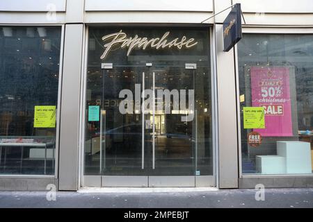 LONDON, 31. Januar 2023, Ein Paperchase-Geschäft in London geschlossen, da Paperchase in die Verwaltung geht, da Supermarkt Tesco Schreibwaren, aber nicht seine Geschäfte kauft. Kredit: Lucy North/Alamy Live News Stockfoto