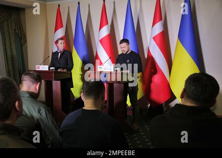 Nicht exklusiv: ODESA, UKRAINE - 30. JANUAR 2023 - Präsident der Ukraine Volodymyr Zelenskyy und Premierministerin des Königreichs Dänemark Mette Frederi Stockfoto