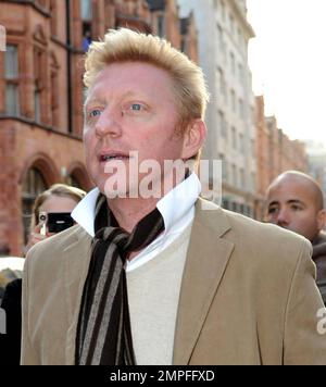 Die deutsche Tennislegende Boris Becker geht an einem kalten Wintertag in London einkaufen. 2/17/10. . Stockfoto