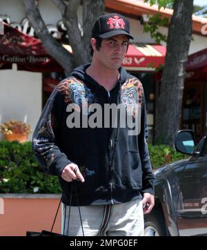 Brandon Davis takes a break from rehab for a spot of shopping in Malibu, Calif. 7/4/06 Stock Photo