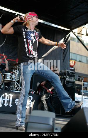 Bret Michael tritt beim Dodge Rock 'n' Roll Los Angeles 1/2-Marathon und Mini-Marathon auf, wobei die ASPCA in L.A. profitiert LEBEN. Los Angeles, Kalifornien. 30. Oktober 2011. . Stockfoto