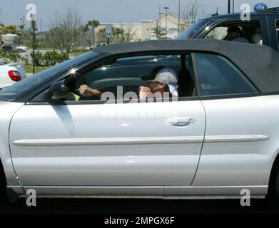 Exclusive!! Kevin Federline goes out for a short drive. He drove 20min west of his residence, appeared to have a phone call, did a U turn and went back. Florida, 4/10/05 Stock Photo