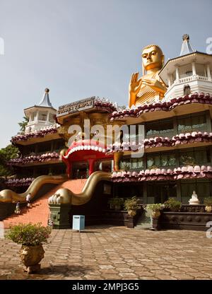 Goldener Tempel oder Dambulla Höhlentempel, Dambulla, Sri Lanka Stockfoto