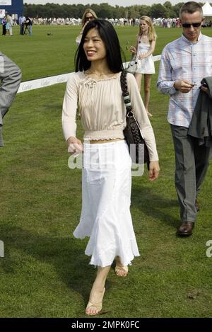 Violinistin Vanessa Mae tritt beim Cartier International Polo and Coronation Cup Poloevent 2008 im Guards Polo Club in Windsor, Großbritannien, auf. 07/27/2008 Stockfoto