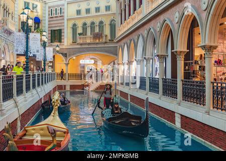 Macau - 18. Dezember 2016: Im Inneren des venezianischen Kasinos. Stockfoto