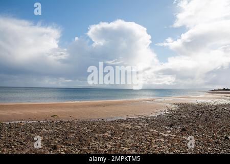 Wolke über Whiting Bay an der Ostküste der Isle of Arran Ayrshire Schottland Stockfoto