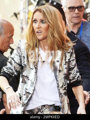 Die französisch-kanadische Sängerin Celine Dion spielt live in der Show „Today“ ni New York City, New York. 22. Juli 2016. Stockfoto