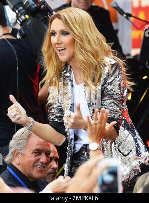 Die französisch-kanadische Sängerin Celine Dion spielt live in der Show „Today“ ni New York City, New York. 22. Juli 2016. Stockfoto
