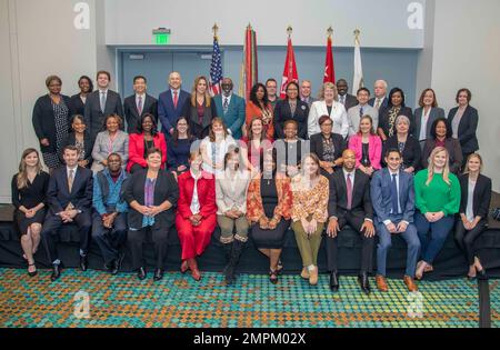 Brigadegeneral Geoff Van Epps, Kommandeur der USACE, Northwestern Division, posierte mit Vertretern von Kleinunternehmen im gesamten Distrikt während der Society of American Military Engineers Conference (SAME) 2022 vom 2. Bis 4. November 2022 in Nashville, Tennessee. Northwestern Division, Seattle District, Small Business Program, USACE, Stockfoto
