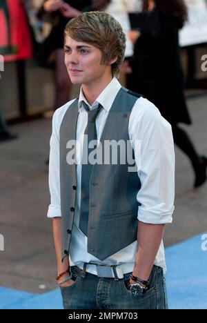 Thomas Law nimmt an der britischen Premiere von „The Death and Life of Charlie St Cloud“ Teil, die im Empire-Kino Leicester Square, London, 09/16/2010, stattfindet Stockfoto