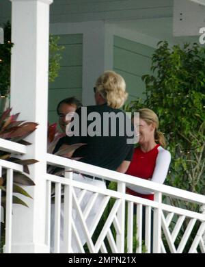 Exklusiv!! Chris Evert und Greg Norman treffen sich im Clubhaus des Chris Evert/Raymond James Pro-Celebrity Tennis Classic in Delray Beach, Florida. 11/06/06 Alle Stockfoto