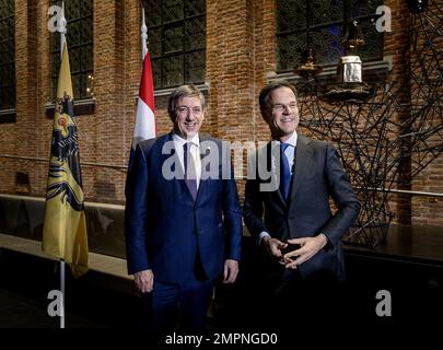 DEN BOSCH - Ministerpräsident Jan Jambon und Ministerpräsident Mark Rutte während des Gipfels der niederländisch-flämischen Regierung. Eine Delegation der niederländischen und der flämischen Regierung tritt zusammen, um eine gute Zusammenarbeit in vielen Bereichen zu fördern. ANP KOEN VAN WEEL niederlande raus - belgien raus Stockfoto