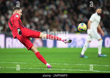 Alejandro Remiro von Real Sociedad während des Spiels La Liga zwischen Real Madrid und Real Sociedad, gespielt im Santiago Bernabeu Stadion am 29. Januar 2023 in Madrid, Spanien. (Foto: Colas Buera / PRESSIN) Stockfoto