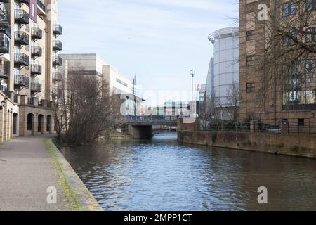 Blick auf den Fluss Kennet in Reading, in der britischen Grafschaft Stockfoto