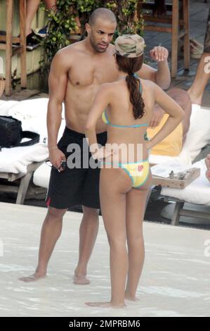 Exklusiv!! Der britische Sänger Craig David zeigt seinen neuen "Freak Body" am Pool in Miami Beach, FL. 01/01/07 Stockfoto