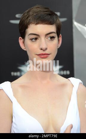 Anne Hathaway besucht die Premiere von „The Dark Knight Rises“ im AMC Lincoln Square Theater. New York, New York, 16. Juli 2012. Stockfoto