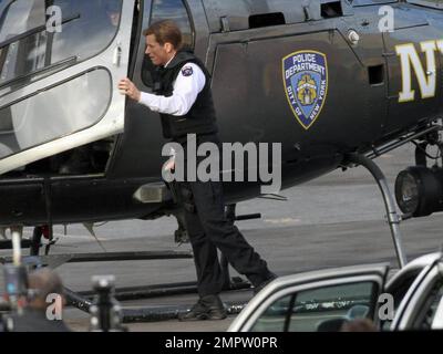 Denis Leary nimmt Szenen von The Untitled Spiderman Reboot auf, die ab dem 3. Juli 2012 veröffentlicht werden sollen. Im Film spielt Leary die Rolle von Captain George Stacy. Los Angeles, Kalifornien. 1/6/11. Stockfoto