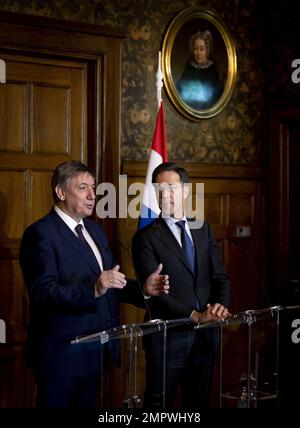 DEN BOSCH - Ministerpräsident Jan Jambon und Ministerpräsident Mark Rutte während des Gipfels der niederländisch-flämischen Regierung. Eine Delegation der niederländischen und der flämischen Regierung tritt zusammen, um eine gute Zusammenarbeit in vielen Bereichen zu fördern. ANP KOEN VAN WEEL niederlande raus - belgien raus Stockfoto