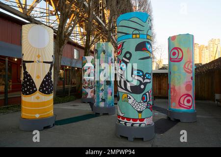 The Lantern City, Laternen-Kunstinstallation im großen Maßstab zum Neujahr 2023, Ocean Art Works, Granville Island, Vancouver, BC, Kanada Stockfoto