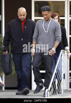 EXKLUSIV!! Paul Delvecchio, auch bekannt als DJ Pauly D, verlässt nach einem Auftritt in Los Angeles, Kalifornien, die Studios „Chelsea Later“. 11. Januar 2012 Stockfoto