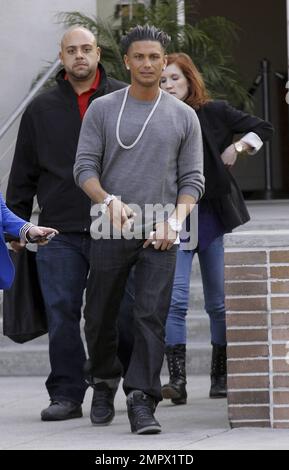 EXKLUSIV!! Paul Delvecchio, auch bekannt als DJ Pauly D, verlässt nach einem Auftritt in Los Angeles, Kalifornien, die Studios „Chelsea Later“. 11. Januar 2012 Stockfoto