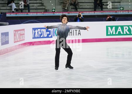 Shoma Uno (JPN) tritt während des Senior Men - Free Skating des ISU Grand Prix of Figure Skating Final Turin in Palavela auf. Stockfoto