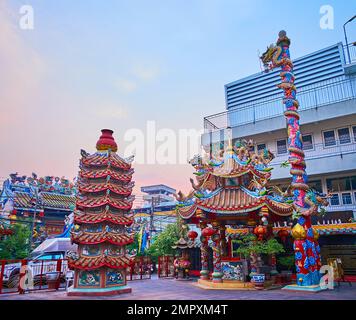 Der Hof des Pung Thao Kong Ancestral Shrine, der älteste chinesische Tempel in Chiang Mai, Thailand Stockfoto