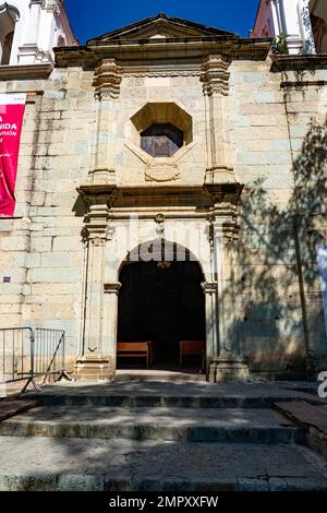 Die Kirche unserer Lieben Frau von Guadalupe oder Nuestra Senora de Guadalupe y Capilla de Belén in Oaxaca, Mexiko. Gegründet 1650. Ein UNESCO-Weltkulturerbe Si Stockfoto