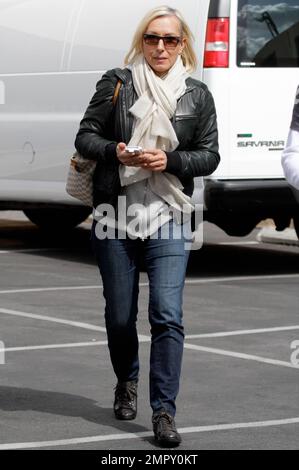 Die Tennismeisterin Martina Navratilova kommt zum Probestudio für „Dancing with the Stars“ in Hollywood, Kalifornien. 28. Februar 2012 305 542 9275 oder 954 698 6777. Stockfoto
