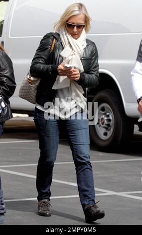 Die Tennismeisterin Martina Navratilova kommt zum Probestudio für „Dancing with the Stars“ in Hollywood, Kalifornien. 28. Februar 2012 305 542 9275 oder 954 698 6777. Stockfoto