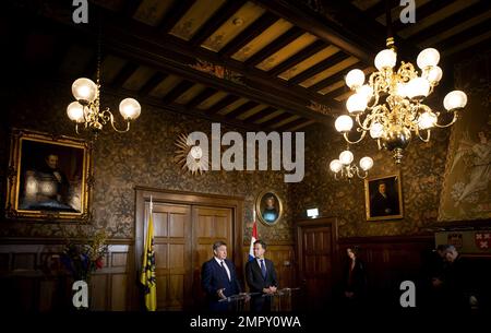 DEN BOSCH - Ministerpräsident Jan Jambon und Ministerpräsident Mark Rutte während des Gipfels der niederländisch-flämischen Regierung. Eine Delegation der niederländischen und der flämischen Regierung tritt zusammen, um eine gute Zusammenarbeit in vielen Bereichen zu fördern. ANP KOEN VAN WEEL niederlande raus - belgien raus Stockfoto