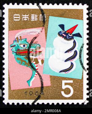 MOSKAU, RUSSLAND - 25. DEZEMBER 2022: In Japan gedruckte Briefmarken zeigen Neujahrsgrüße: Das Jahr des Drachen, Serie um 1963 Stockfoto