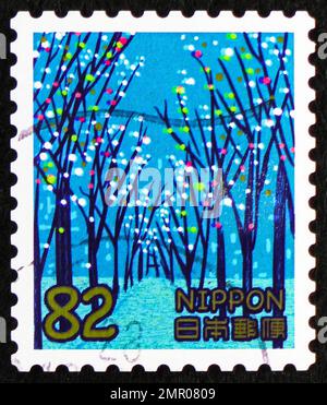 MOSKAU, RUSSLAND - 25. DEZEMBER 2022: Briefmarke gedruckt in Japan zeigt Avenue im Winter, Grüße: Winter 2016 Serie, ca. 2016 Stockfoto