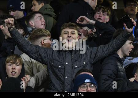 Crewe, Großbritannien. 31. Januar 2023. Stockport County Fans während des Sky Bet League 2 Spiels Crewe Alexandra gegen Stockport County im Alexandra Stadium, Crewe, Großbritannien, 31. Januar 2023 (Foto von Ben Roberts/News Images) in Crewe, Großbritannien, am 1./31. Januar 2023. (Foto: Ben Roberts/News Images/Sipa USA) Guthaben: SIPA USA/Alamy Live News Stockfoto