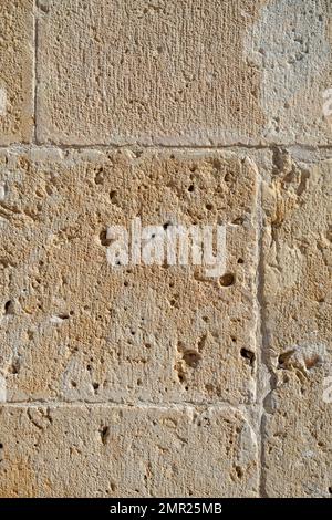 Nahaufnahme einer Steinmauer. Sandsteinblöcke. Stockfoto
