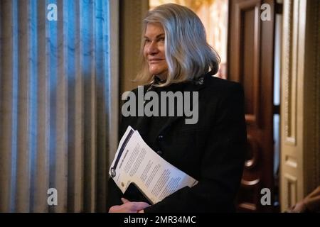 Washington, USA. 31. Januar 2023. Senatorin Cynthia Lummis (R-WY) geht durch die USA Capitol, in Washington, DC, am Dienstag, den 31. Januar, 2023. (Graeme Sloan/Sipa USA) Kredit: SIPA USA/Alamy Live News Stockfoto