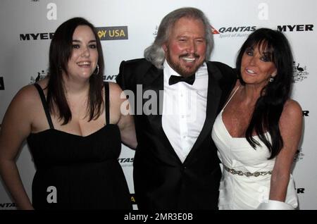 Barry Gibb posiert für Fotografen auf der Black Tie Gala „G'Day USA 2011" im Hollywood Palladium, die die australische Woche feiert und „Alle Dinge in Australien, in den USA, wie Wirtschaft, Innovation, Film, Musik, Kultur und Umwelt, fördert“. Los Angeles, Kalifornien. 01/22/11. Stockfoto