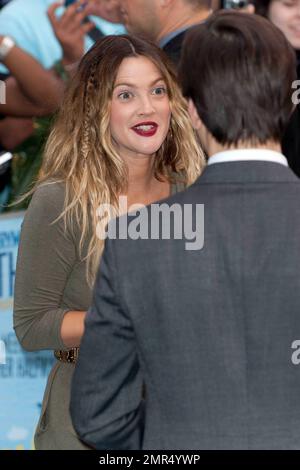 Drew Barrymore und Justin Long bei der Weltpremiere von „Going the Distance“ im Vue Cinema, Leicester Square, London, Großbritannien. 08/19/2010. Stockfoto