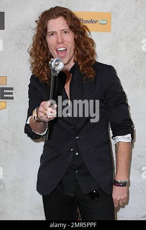 Snowboarder Shaun White kommt im Sony Pictures Studio zum vierten Mal im Jahr zum „Guy's Choice Awards“ von Spike TV, wo der typische Actionstar Sylvester Stallone mit dem Guycon Award ausgezeichnet wurde. Weitere Gewinner des Abends waren die neue Mutter Sandra Bullock und Robert De Niro. Los Angeles, Kalifornien. 06/05/10. Stockfoto