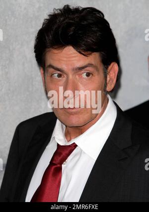 Ein gesünder und glücklicher aussehender Charlie Sheen kommt zu seiner „COMEDY CENTRAL Roast of Charlie Sheen“ in den Sony Studios. Culver City, Kalifornien. 10. September 2011 Stockfoto