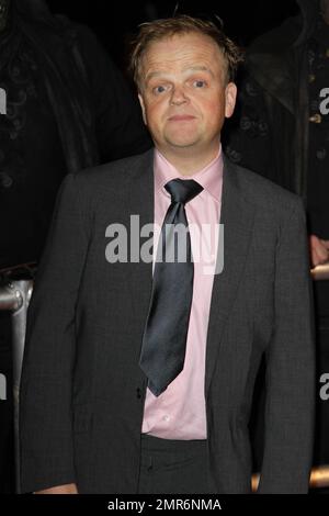 Toby Jones posiert auf dem roten Teppich bei der Weltpremiere von Warner Bros „Harry Potter and the Deathly Hallows: Part 1“ im Odeon West End am Leicester Square. London, Großbritannien. 11/11/10. Stockfoto