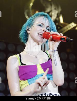 Hayley Williams von „Paramore“ besucht die Bühne des Cruzan Amphitheatre für eine Live-Aufführung in West Palm Beach, FL. 25. Juli 2014. Stockfoto