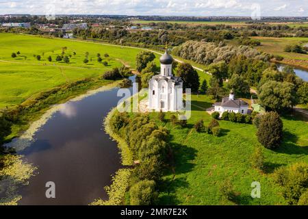 Orthodoxe Kirche der Fürbitte am Fluss Nerl, Russland Stockfoto