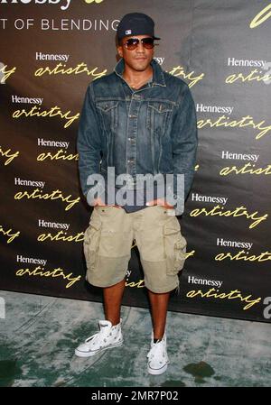 Gäste kommen im Hennessy Artistry 2010 an, das in den Ice Palace Studios stattfindet. Am Abend gab es Vorstellungen von The Roots, Q-Tip und Rapper Eve. Miami, Florida 09/25/10. Stockfoto