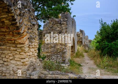 Aqusä Romain de Barbegal in der Nähe von Fontvieille, Département Bouches-du-Rhôn, Provence-Alpes-Cote d'Azur, Frankreich, Europa Stockfoto