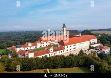 Drohnenfoto, Kloster Reichersberg, Reichersberg, Innviertel, Oberösterreich, Österreich, Europa Stockfoto